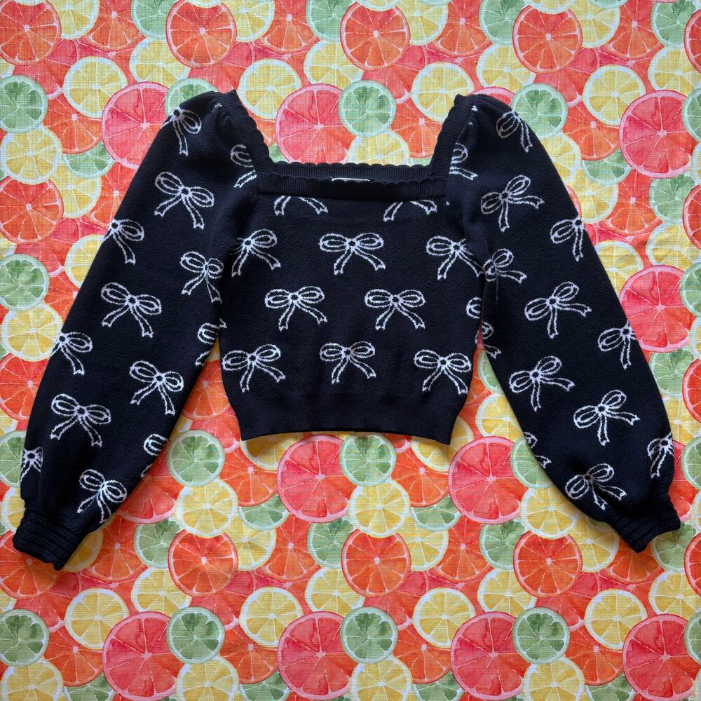 Willow & Wind Black White Bow Print Square Neck Cropped Knit Sweater S